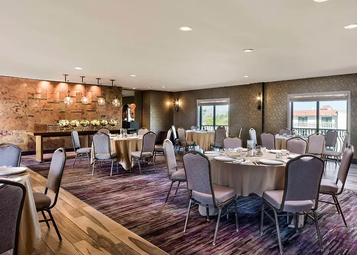 Resort Embassy By Hilton