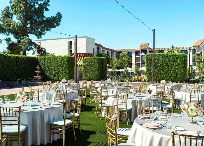Resort Embassy By Hilton Scottsdale
