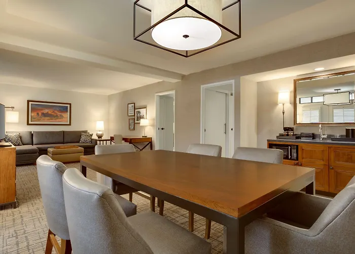 Embassy By Hilton Scottsdale