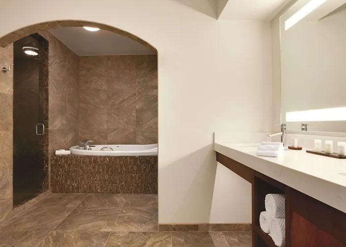 Embassy By Hilton Resort 4*