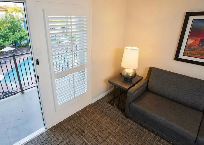 Embassy By Hilton Scottsdale
